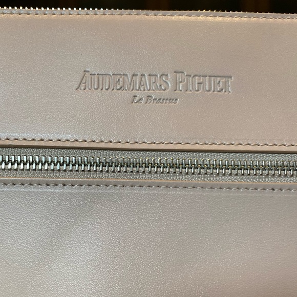 NWOT: AUDEMARS PIGUET: Leather Folio Case - Picture 3 of 8